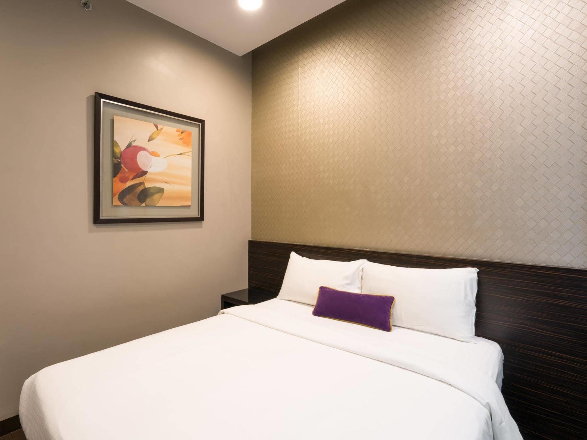 V Hotel Lavender Сингапур Экстерьер фото